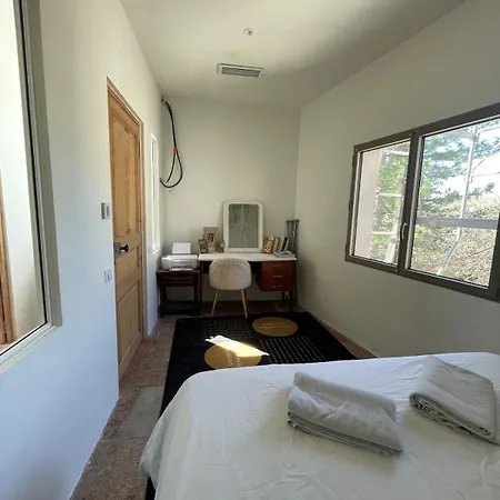 Quiet House, Air Conditioning, 3 Bedrooms, Small Pool Сasa de vacaciones