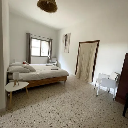 Hébergement de vacances Quiet House, Air Conditioning, 3 Bedrooms, Small Pool