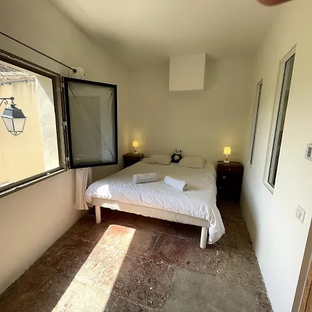 Quiet House, Air Conditioning, 3 Bedrooms, Small Pool Сasa de vacaciones Junas