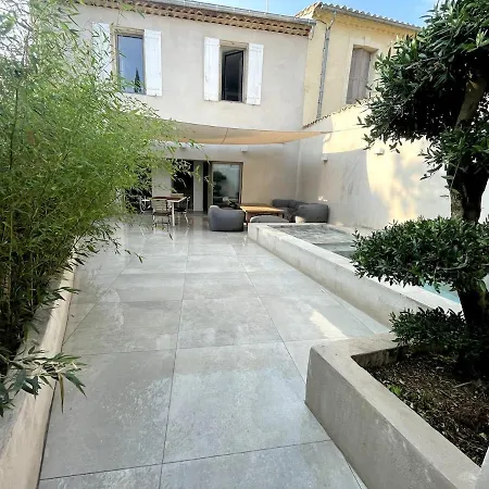 Hébergement de vacances Quiet House, Air Conditioning, 3 Bedrooms, Small Pool Junas